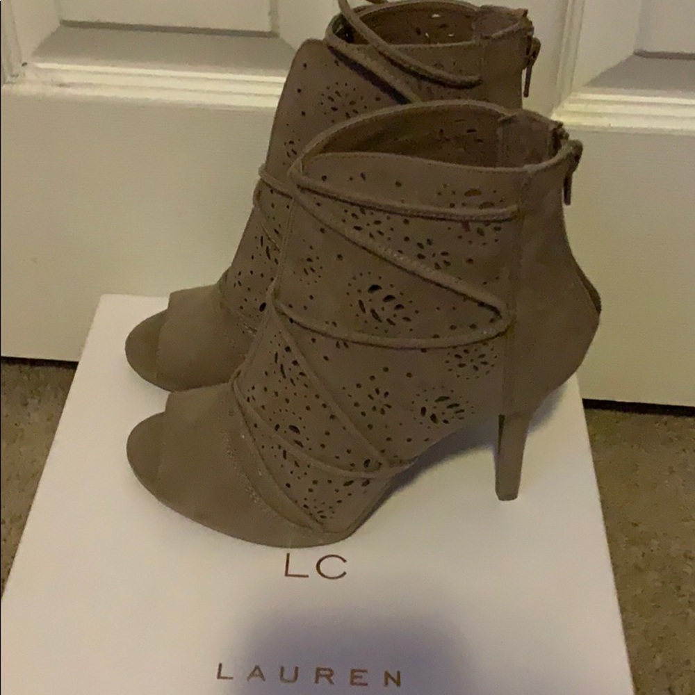 Heels - Picture 2 of 4